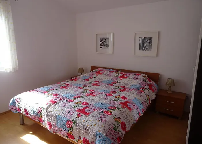 Zita Daire Rogoznica (Sibenik-Knin)